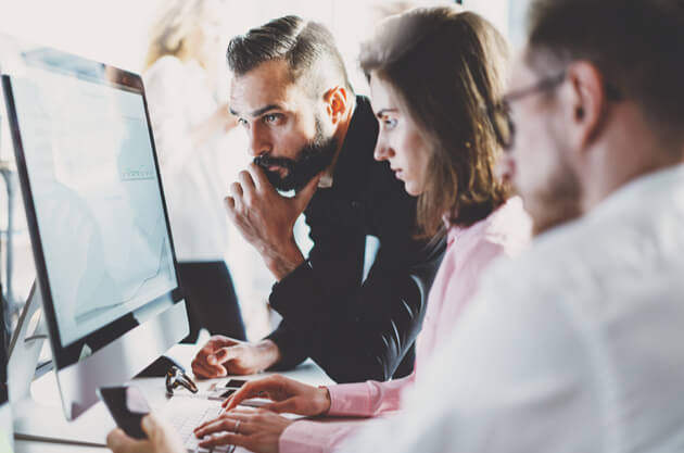 Ces quatre exemples de stratégie marketing peuvent vous aider à concentrer votre énergie digitale et à stimuler la croissance qui alimente votre entreprise.